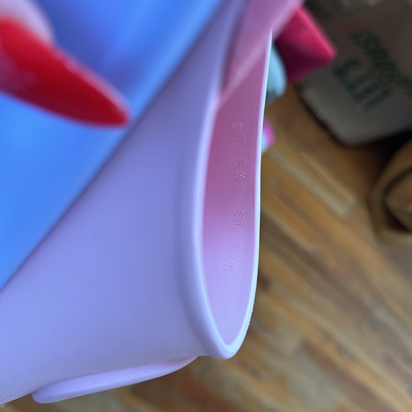 Gucci WOMEN'S SLIDE SANDAL WITH INTERLOCKING G - Picture 9 of 9